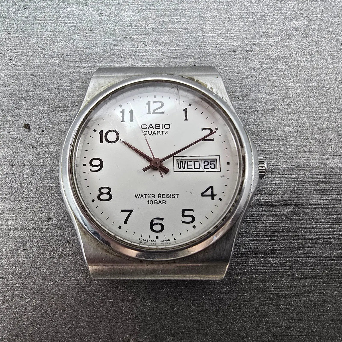 Casio MMW-80 Watch Men 34mm Silver Dial Silver Daydate Round VTG 394 PARTS0