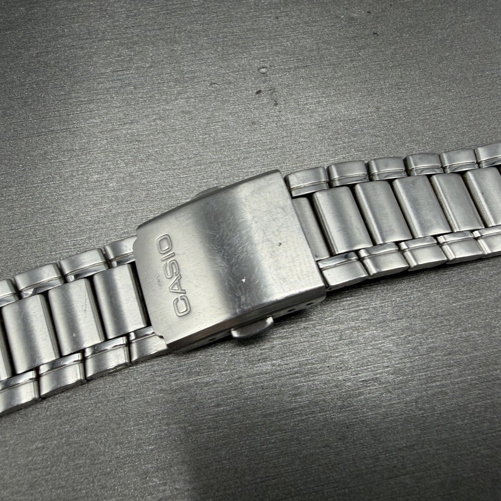 Casio Watch Men 37mm Blue Dial Silver Tone Daydate MTP1239DJ New Battery7
