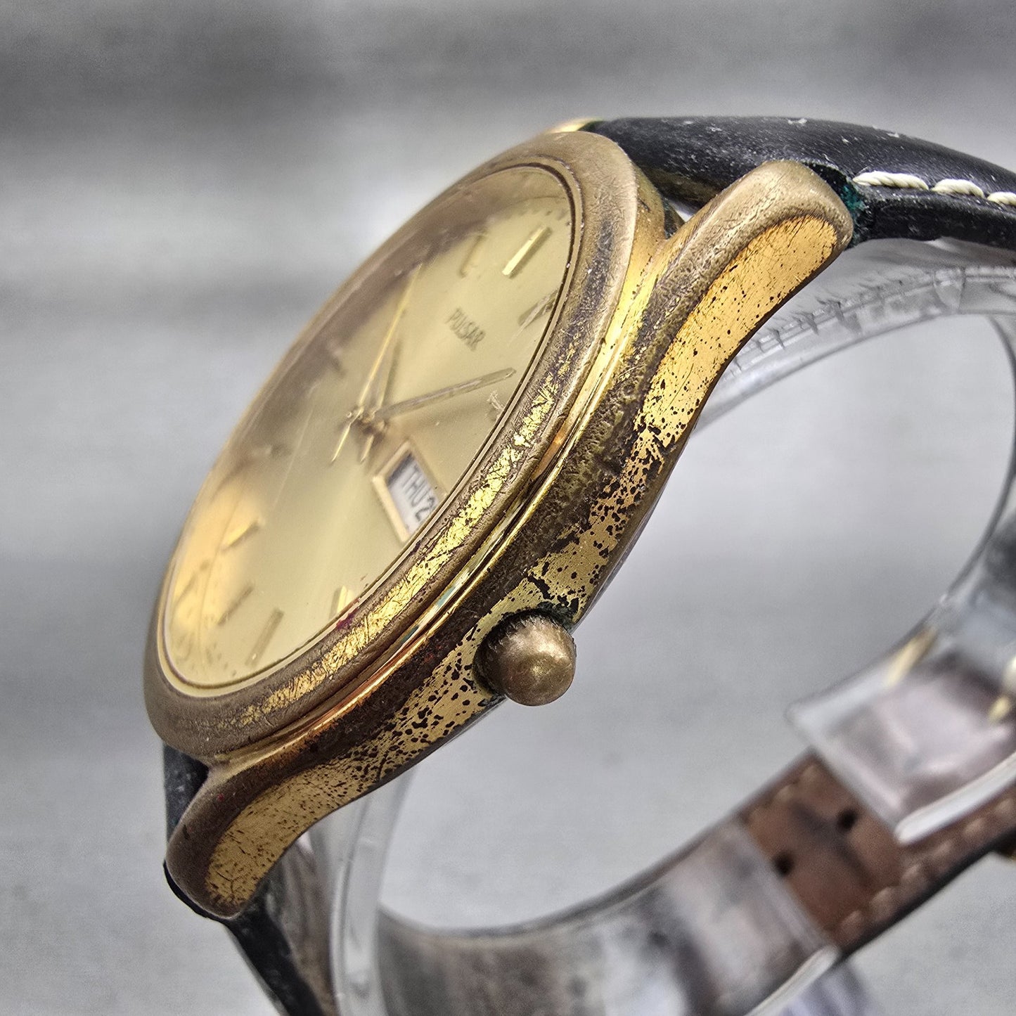Seiko Pulsar Watch Men 37mm Gold Dial Gold Tone Daydate Round V733-X061 New Batt2