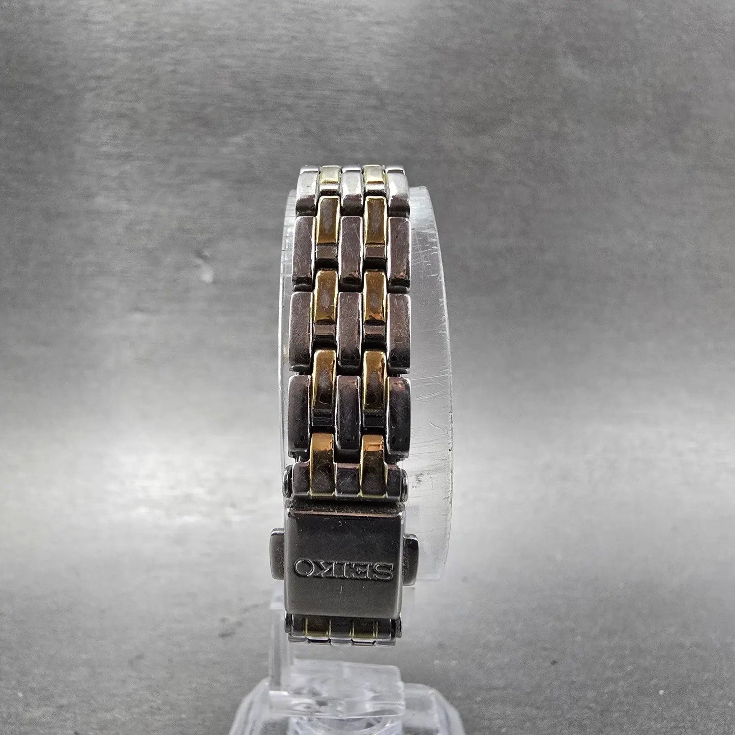 Seiko Solar Tank Watch Women 15mm White Dial Two Tone Rectangle V116-0AA0 WorksL7