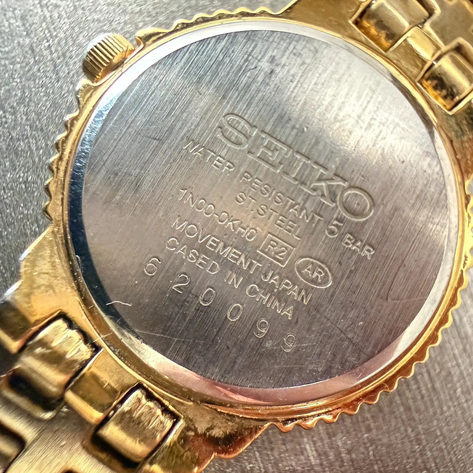 Seiko Watch Women 23mm MOP Dial Gold Tone Diamonds Round 1N00-0KH0 New Battery9