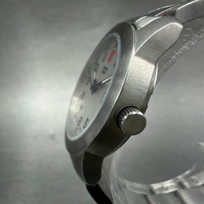 Victorinox Swiss Army Field Watch Women 30mm White Dial Steel Date New BatteryAB2
