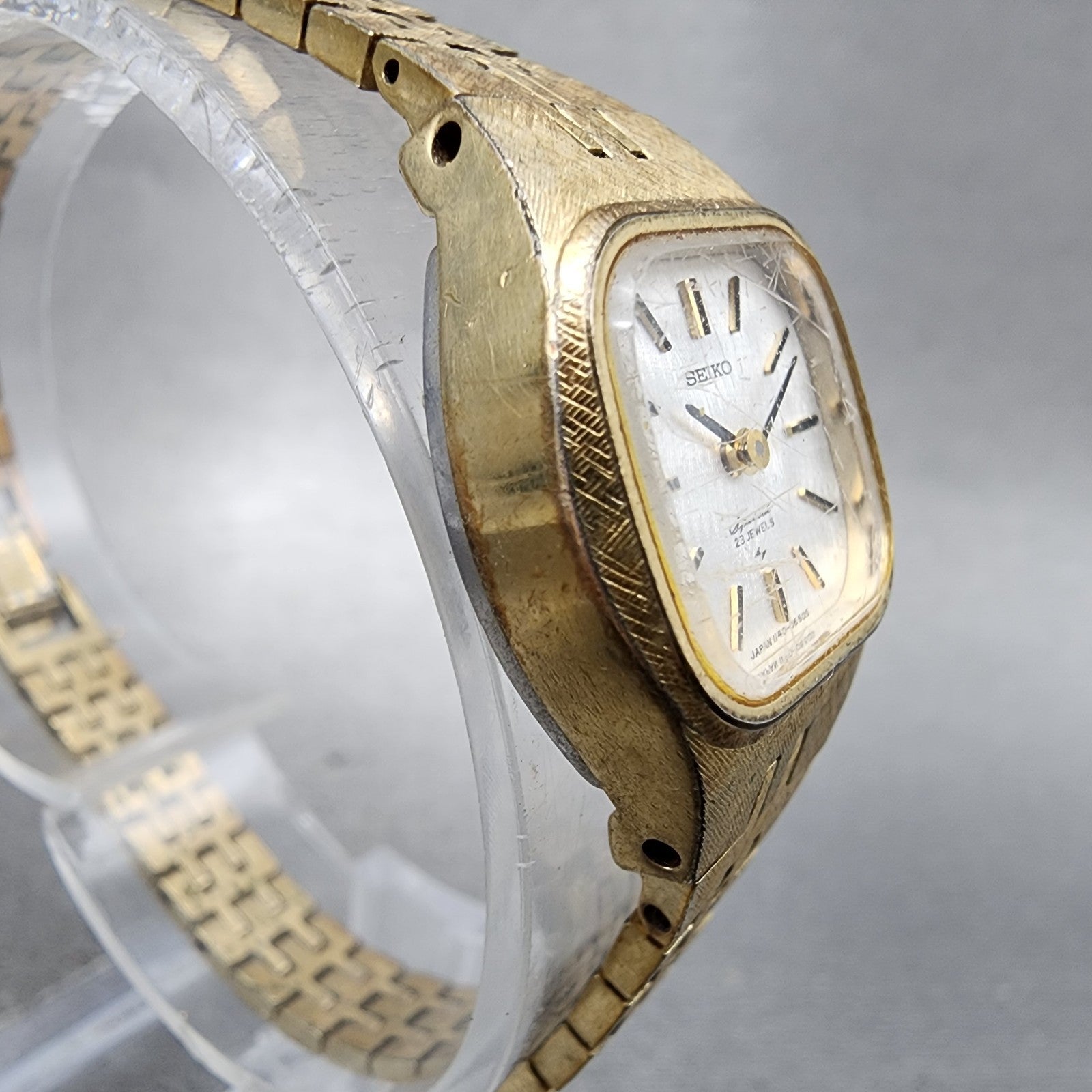 Seiko Special Watch Women 20mm Silver Dial Gold Tone Manual 11403240 Runs3