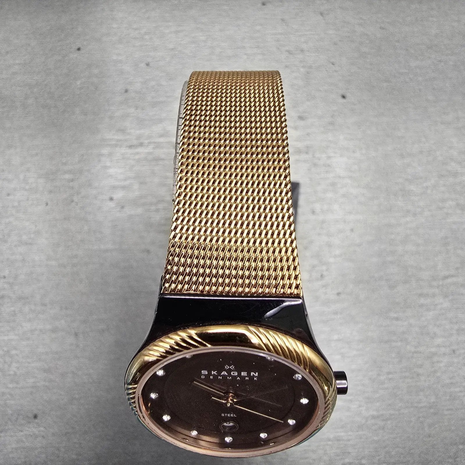 Skagen Denmark Watch Women 27mm Brown MOP Dial Gold Tone Date 880LRDR New Batt4
