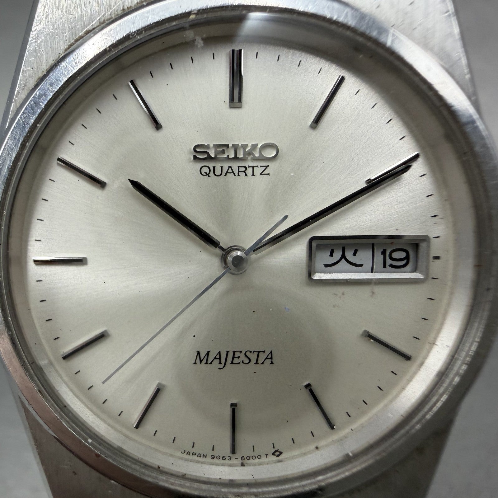 Seiko Majesta Watch Men 32mm Silver Dial Silver Tone Daydate 9063-6000 New Batt1