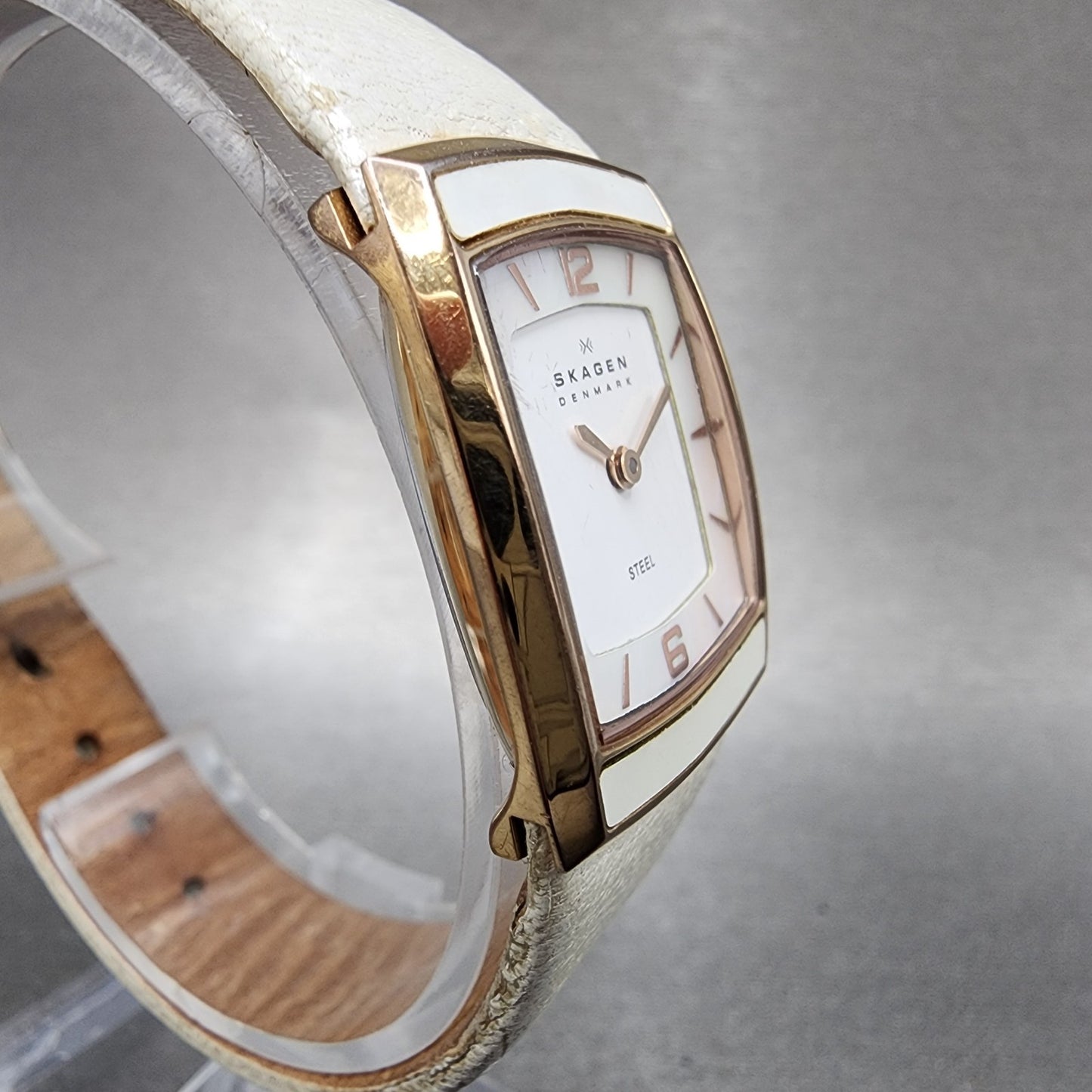 Skagen Tank Watch Women 24mm MOP Dial Rose Gold Tone Rectangle New Battery3