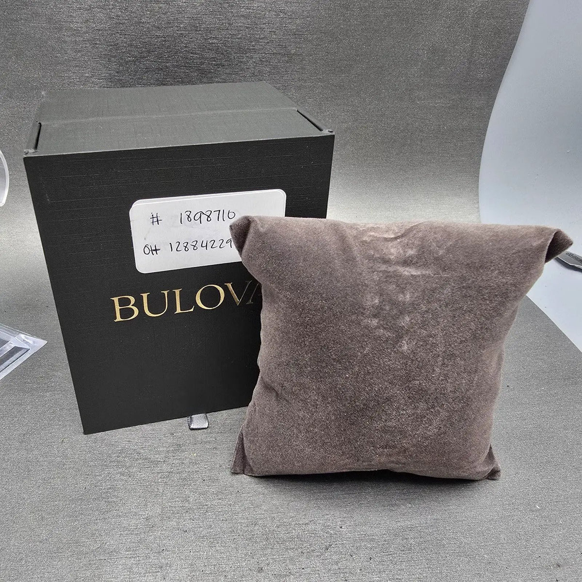 Bulova Watch Women 24mm MOP Dial Gold Tone Round Crystal Bezel 98L315 New batt13