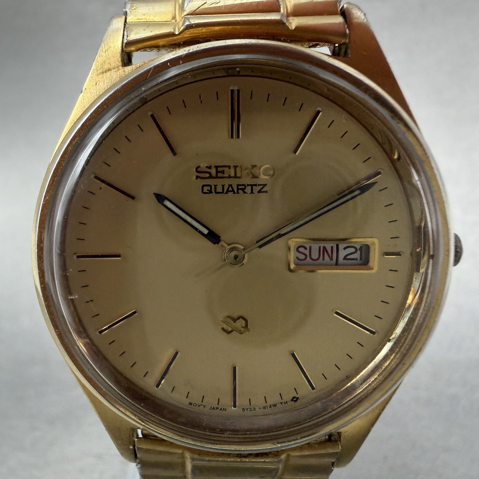 Seiko SQ Watch Men 35mm Champagne Dial Gold Tone Daydate 5y23-8049 New Battery 91