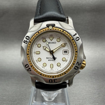 Seiko Scuba Dive Watch Women 31mm White dial Two Tone Date 3E250A10 New Battery0