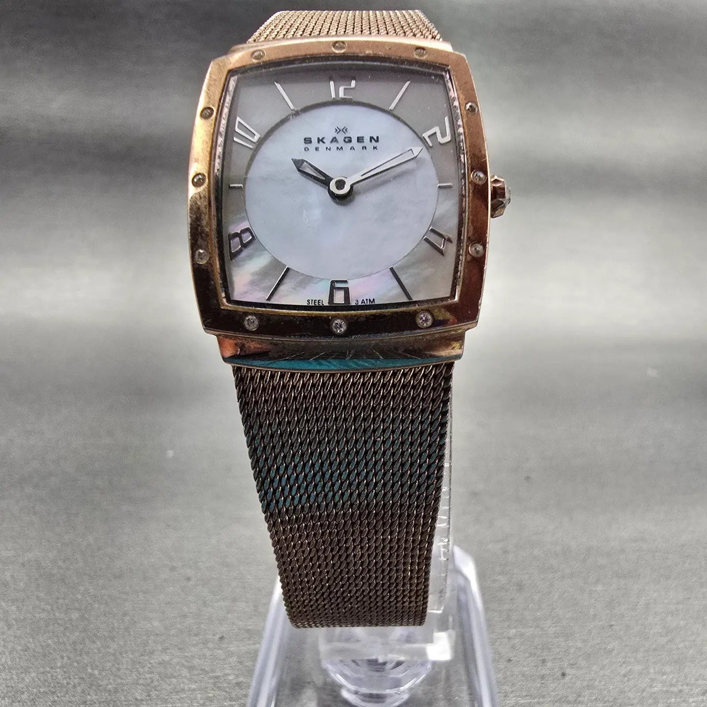 Skagen Denmark Watch Women 24mm MOP Dial Gold Tone Rectangle 396XSRR New Battery5
