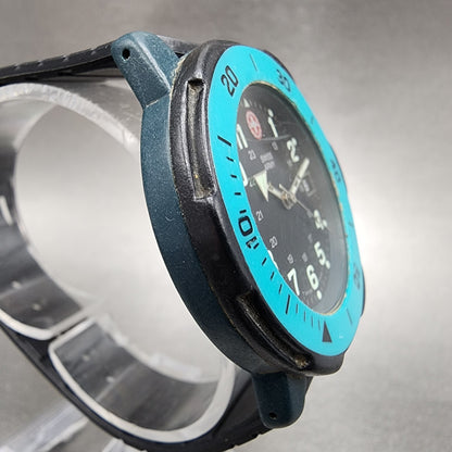 Victorinox Swiss Army Striker Watch Men 40mm Black Dial Blue Tone Date New Batt3