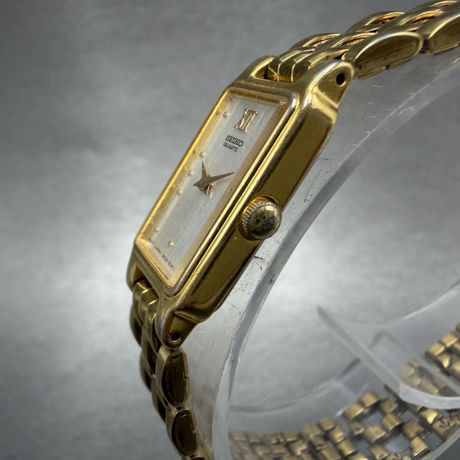 Seiko Tank Watch Women 13mm Silver Tone Gold Tone Rectangle 2e20-6859 NewBatt BA2