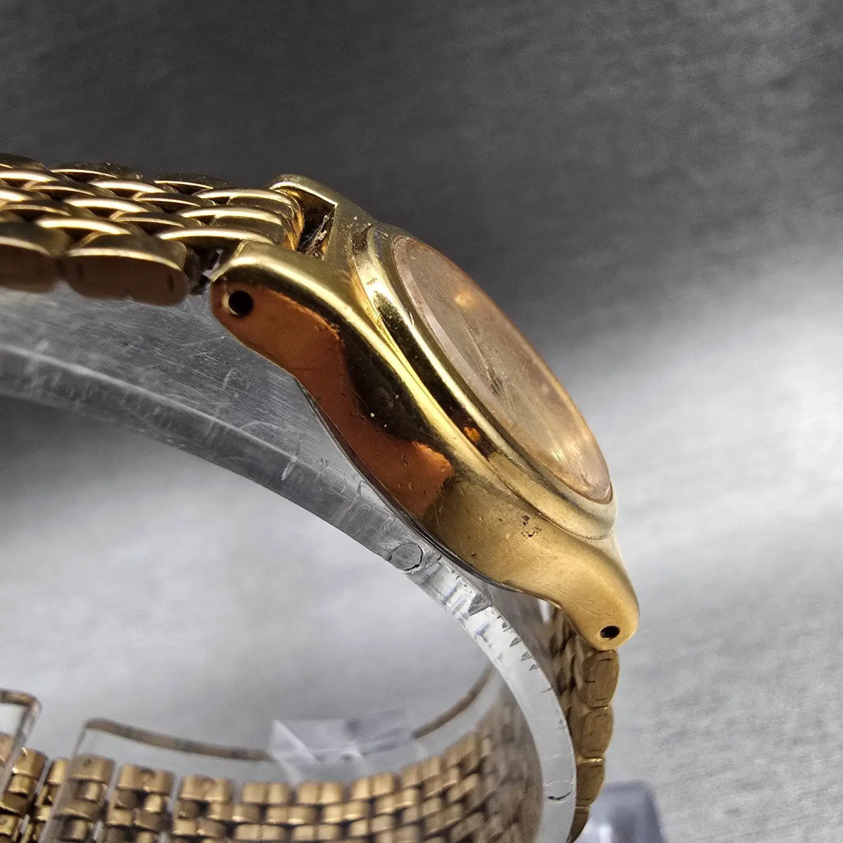 Seiko Watch Women 17mm Champagne Dial Gold Tone Oval V401-5109 New Battery JP13