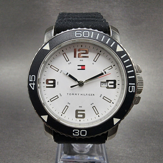 Tommy Hilfiger Dive Watch Men 44mm White Dial Steel Date Round New Battery