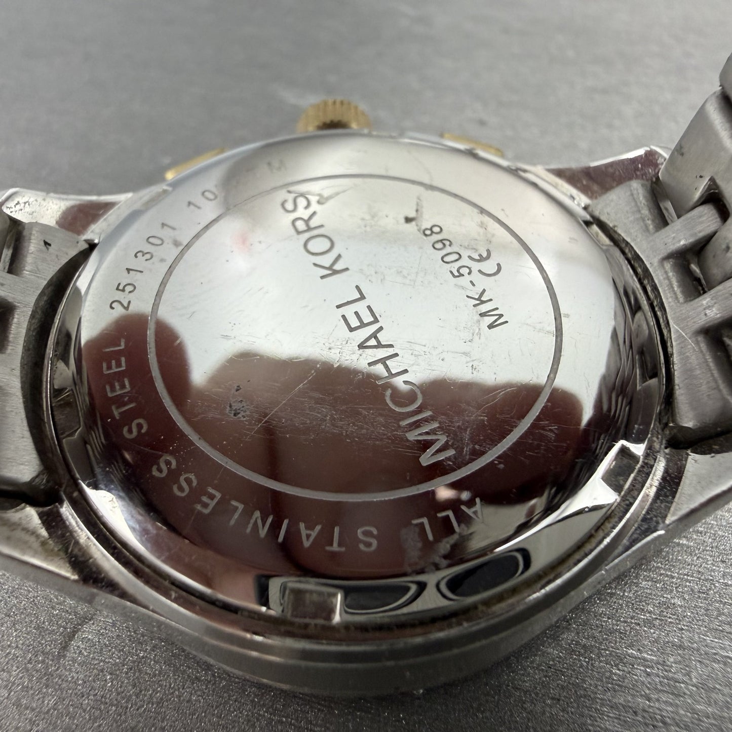 Michael Kors Chronograph Watch Women 38mm White Dial Two Tone Date MK-5098 Runs9
