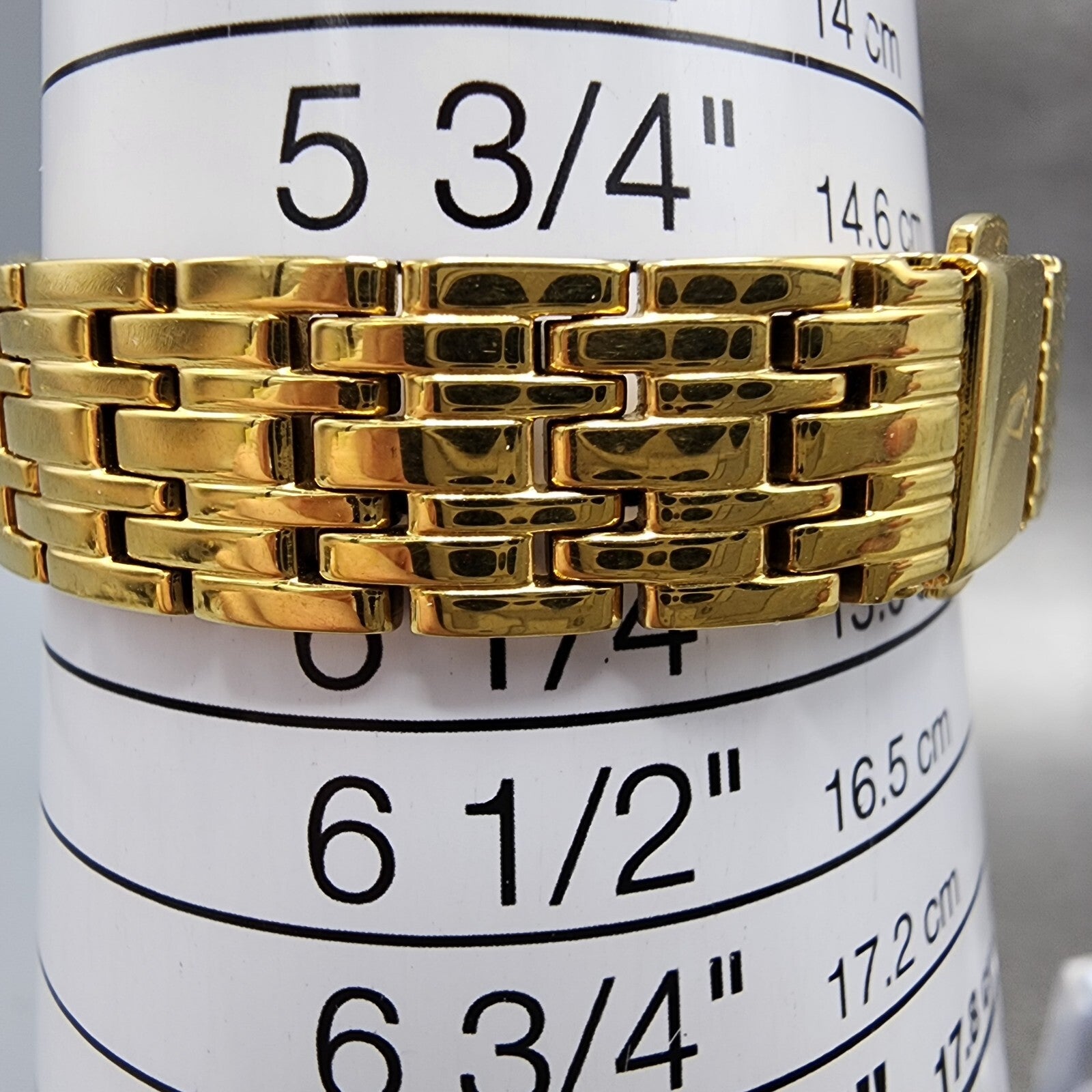Bulova Watch Women 27mm Silver Dial Gold Tone Round 97L116 New Battery10