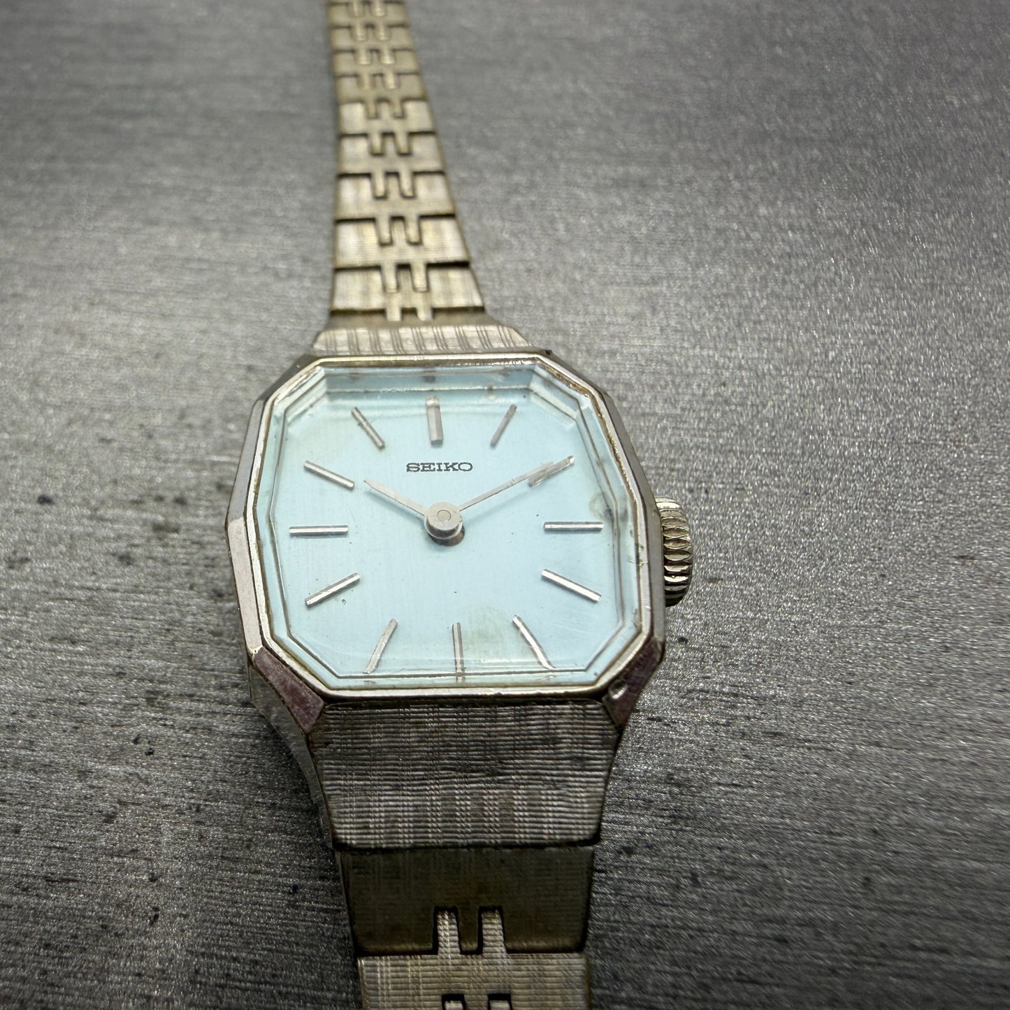 Seiko Watch Women 24mm Blue Dial Silver Tone READ!!! Manual 11-4899 Runs Vintage2