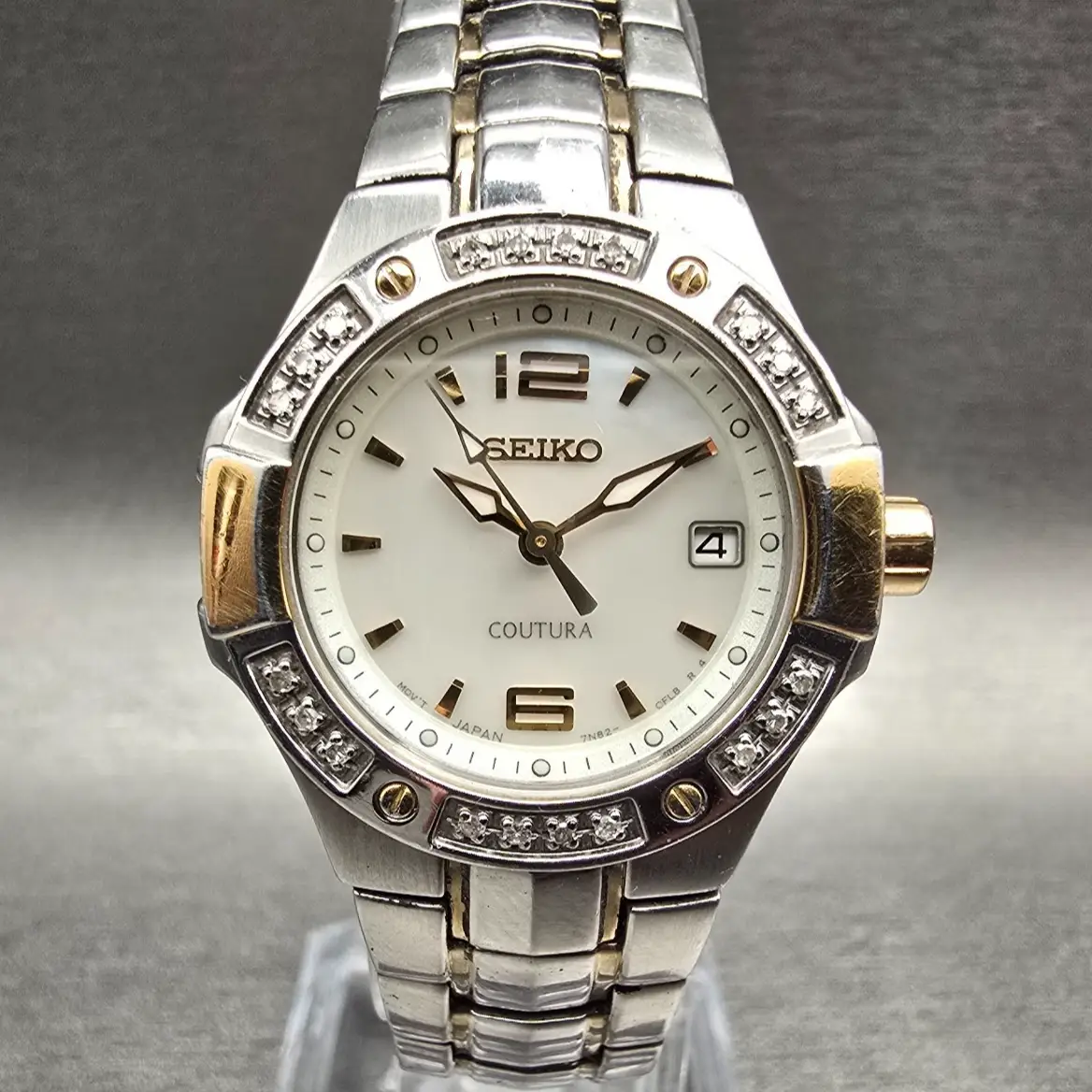 Seiko Coutura Watch Women 26mm MOP Dial Two Tone Date Diamond 7N82-0CG0 New Batt0
