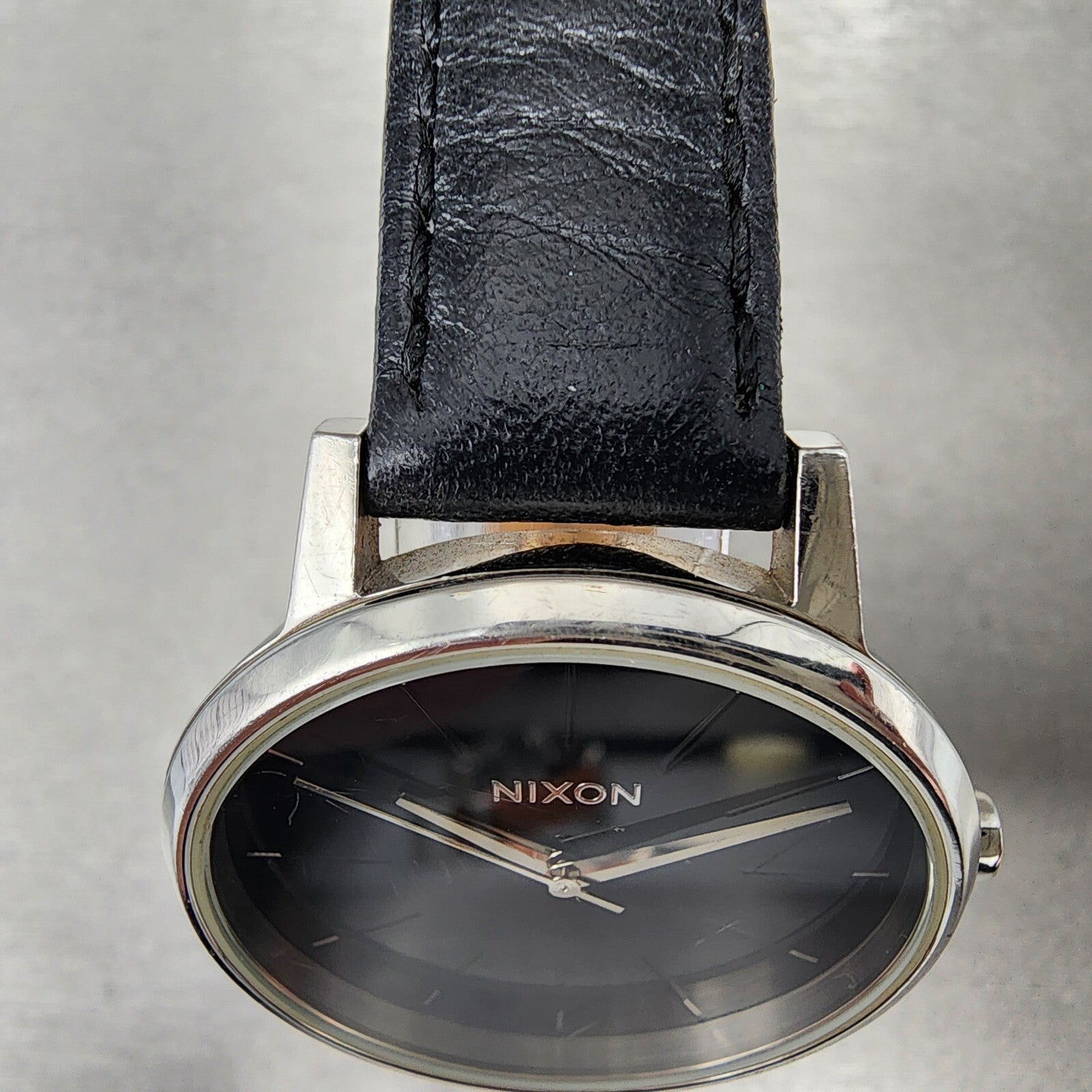 Nixon Kensington Watch Women 37mm Black Dial Silver Tone Round New Battery4