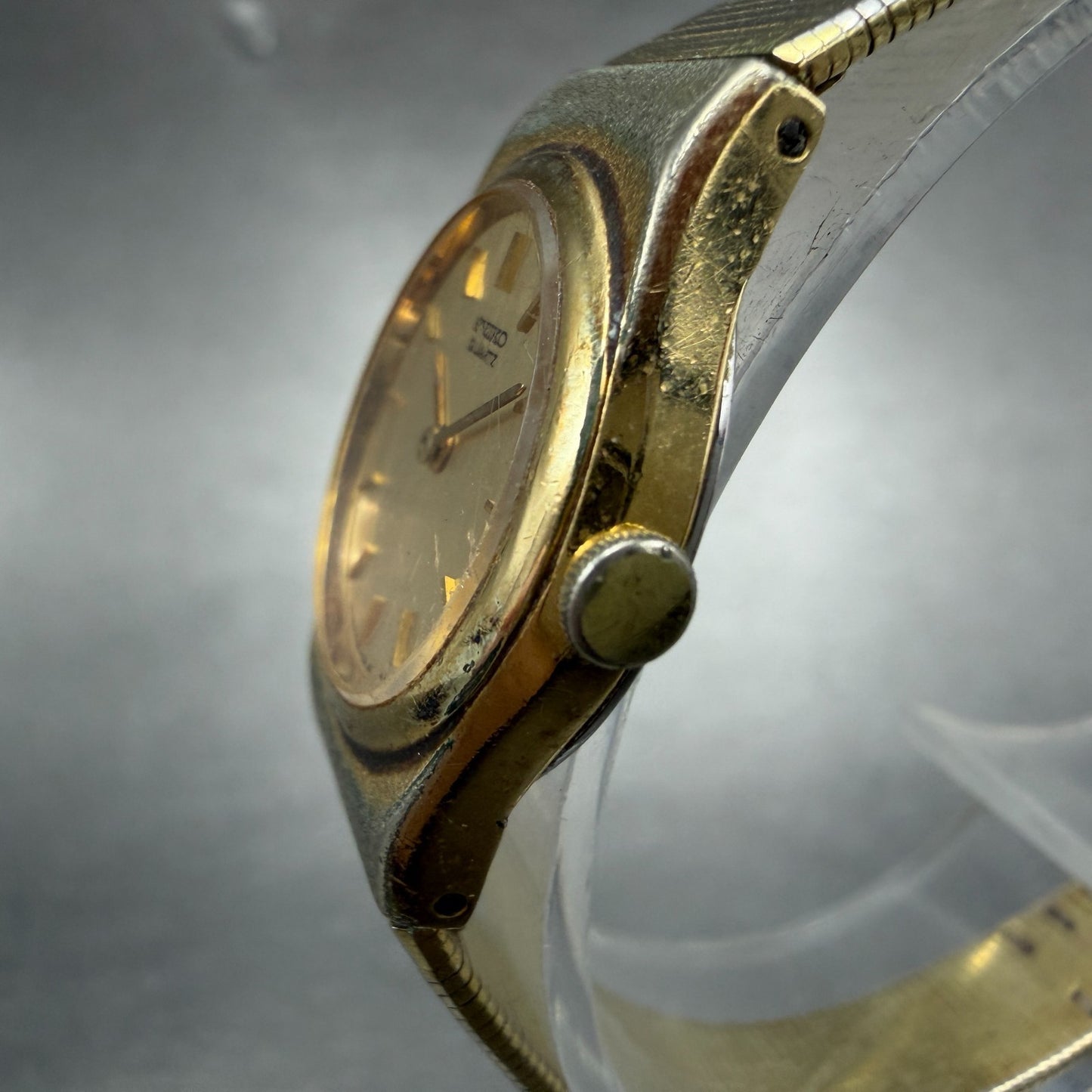 Seiko Watch Women 20mm Gold Dial Gold Tone Round 1400-0039 New Battery Vintage H2