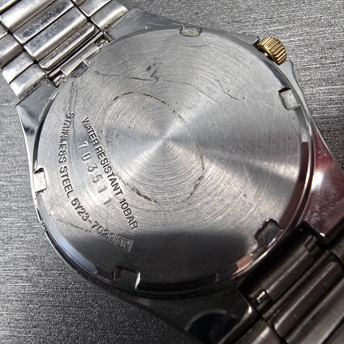 Seiko SQ 100 Watch Men 36mm Silver Dial Silver Tone Daydate 5Y23-7029 New Batt 710