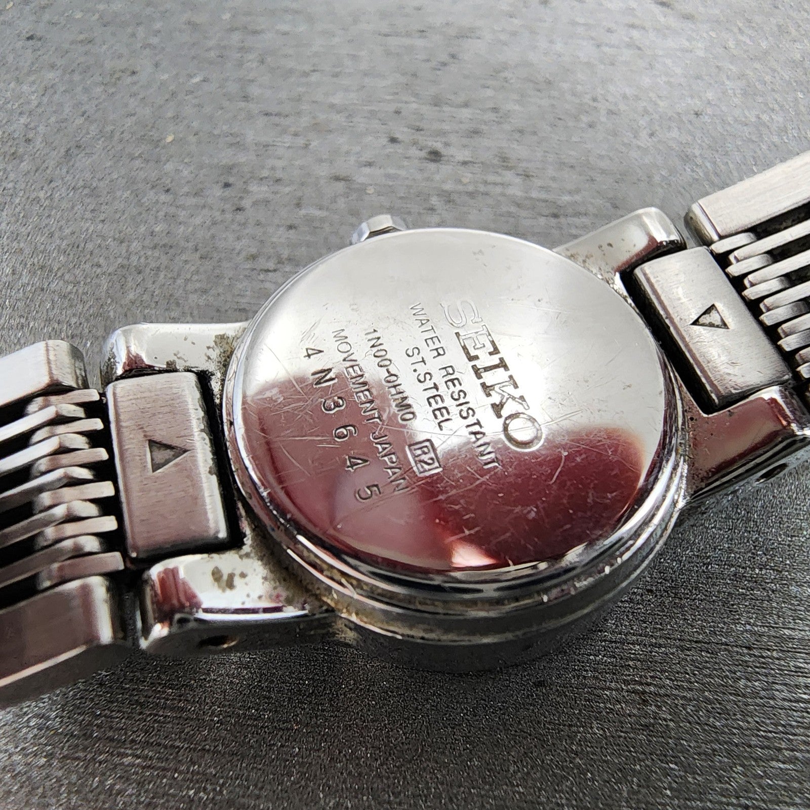 Seiko Watch Women 20mm Black Dial Silver Tone Round 1n000hm0 New Battery9