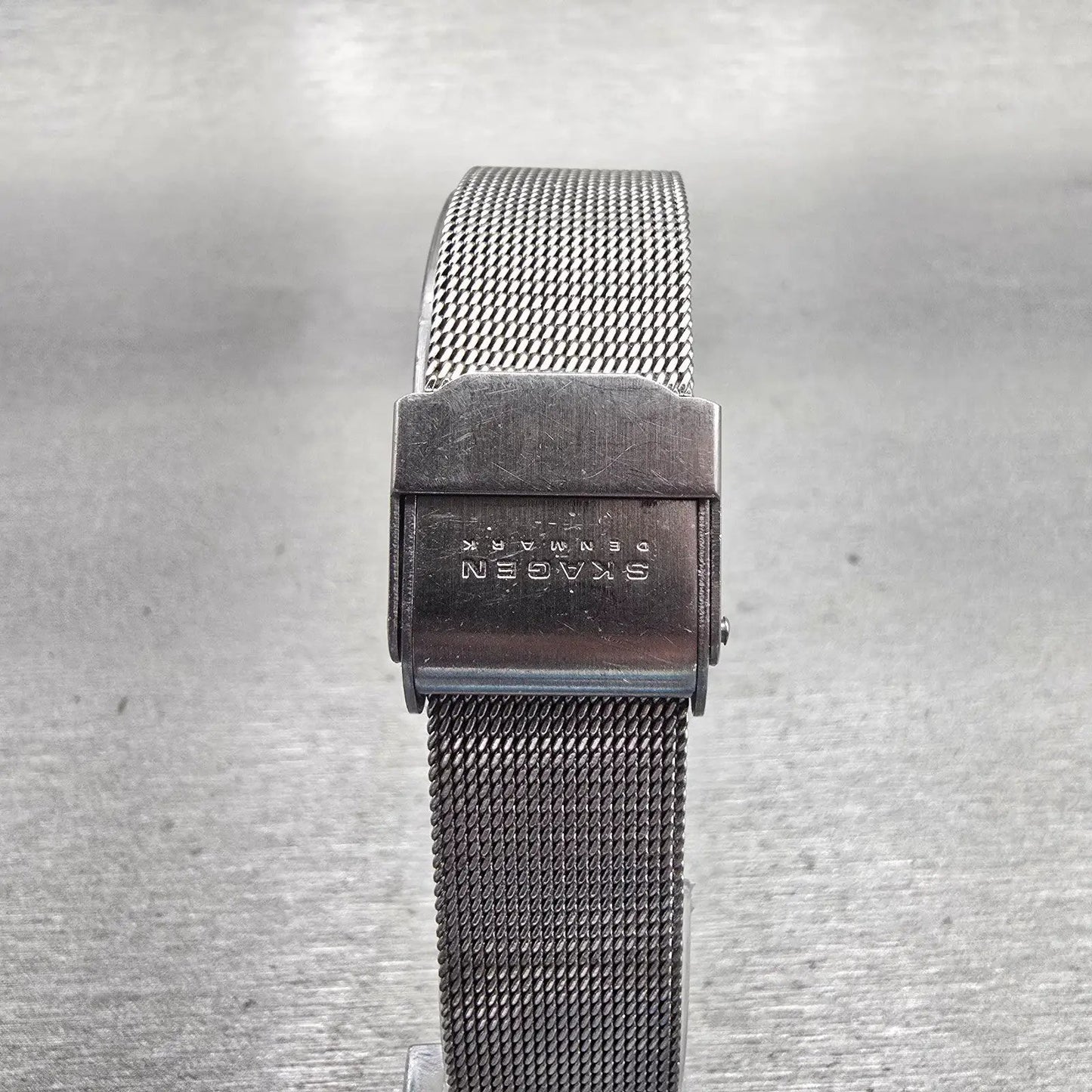 Skagen Watch Women 26mm MOP Dial Silver Tone Crystals Round 689SSS New Battery7