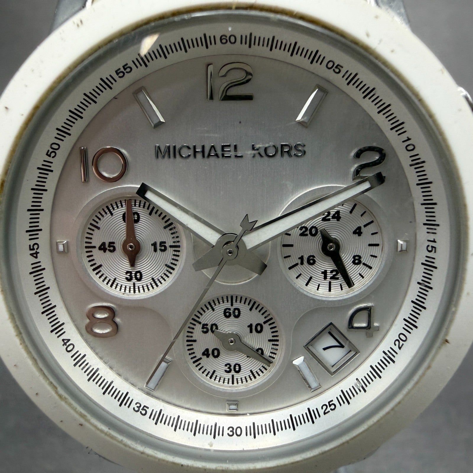 Michael Kors Chronograph Watch Women 39mm Silver Dial Steel MK-5423 New Battery1