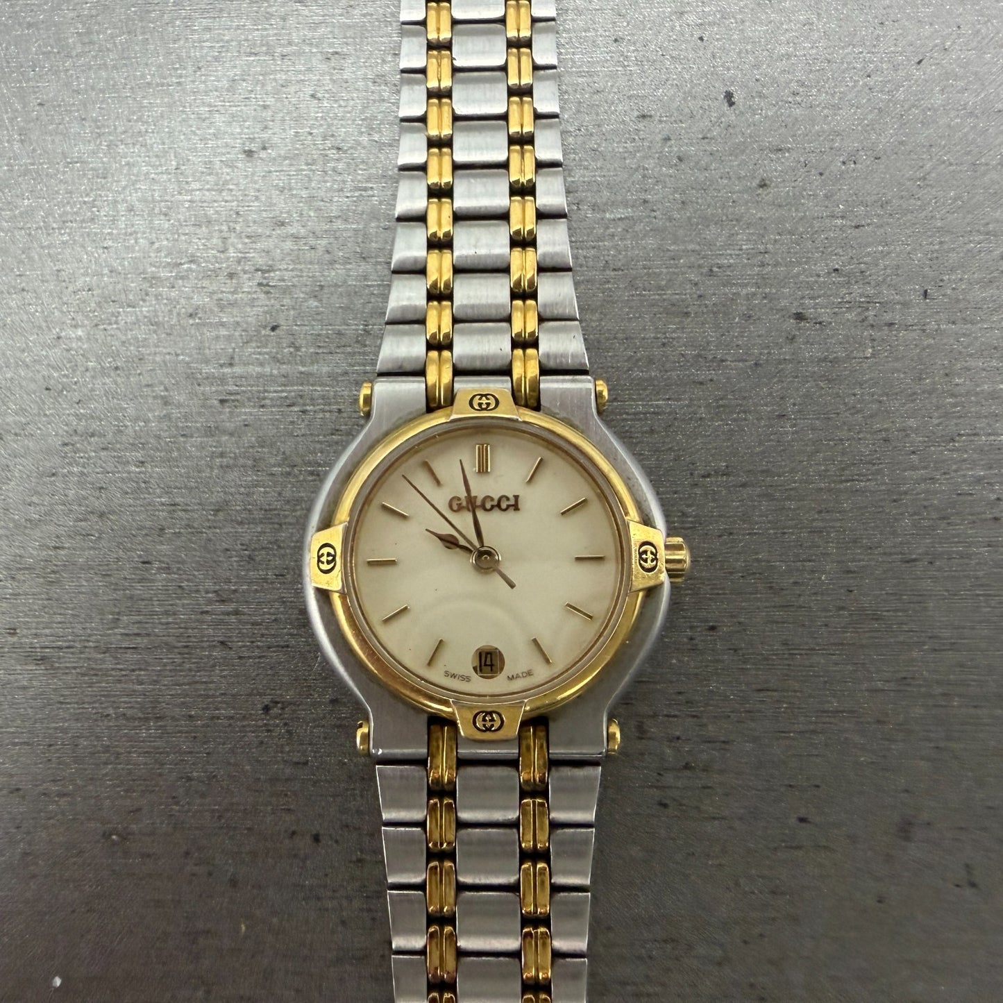 Gucci 9000L Watch Women 25mm Cream Dial Two Tone Date Round NO CASEBACK PARTS0