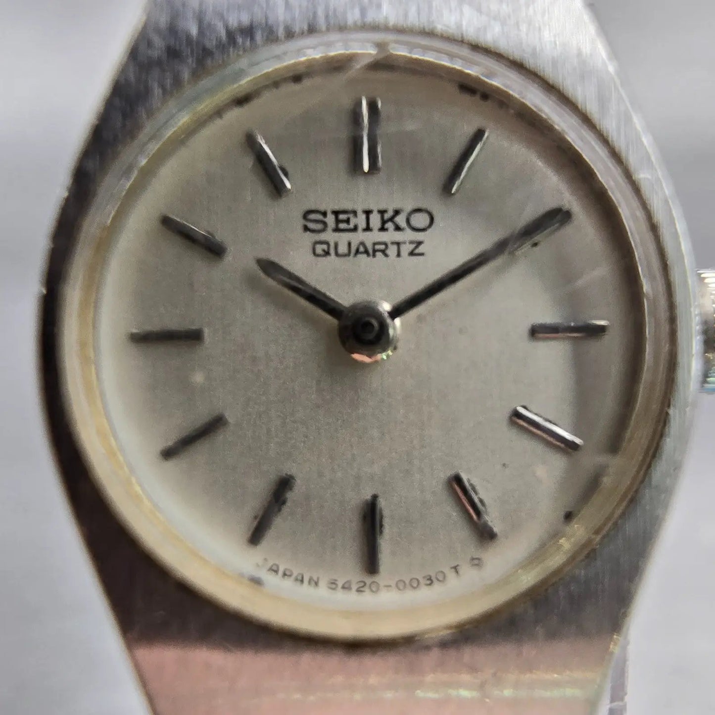 Seiko Watch Women 16mm Silver Dial Silver Tone Oval 5420-0029 New Battery VTG1