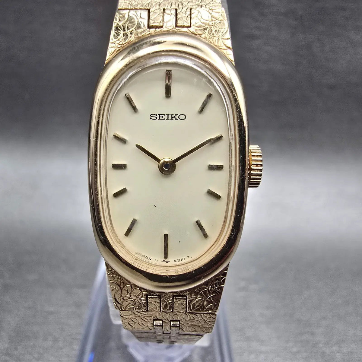 Seiko Watch Women 16mm Cream Dial Gold Tone Oval 11-8309 Manual Wind Vintage1