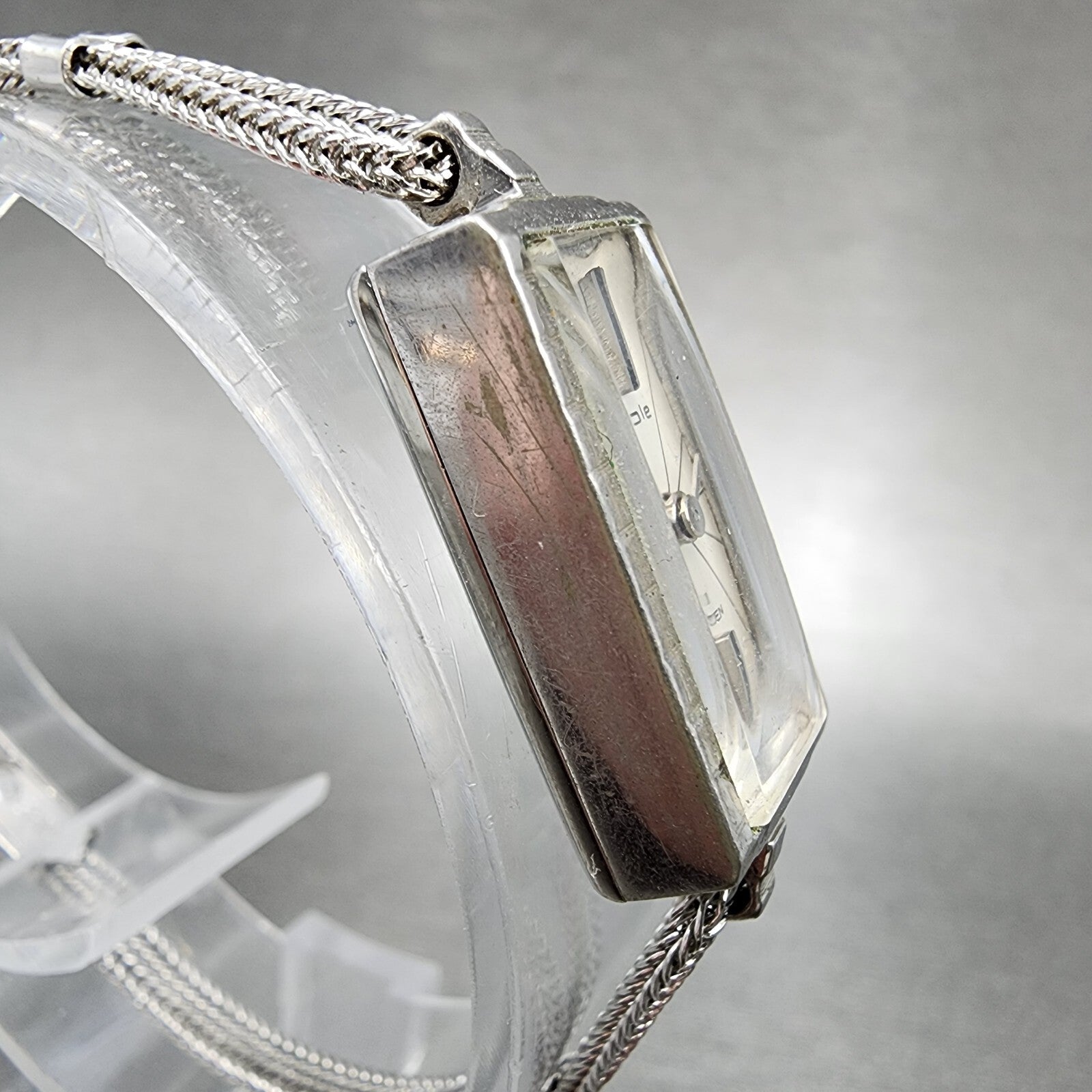 Citizen Noble Tank Watch Women 11mm White Dial White Gold plated Manual Wind Run3