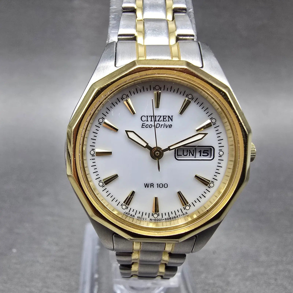 Citizen Eco-Drive Watch Women 26mm White Dial Two Tone Daydate E001-S053480 RunP0