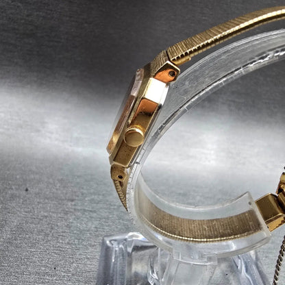 Seiko Watch Women 17mm Gold Dial Gold Tone Rectangle 4N00-5139 New Battery JP r22