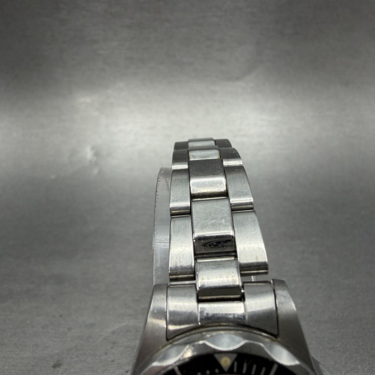 Invicta Dive Watch Women 27mm White Dial Steel Date Coke 7061 Round New Batt4