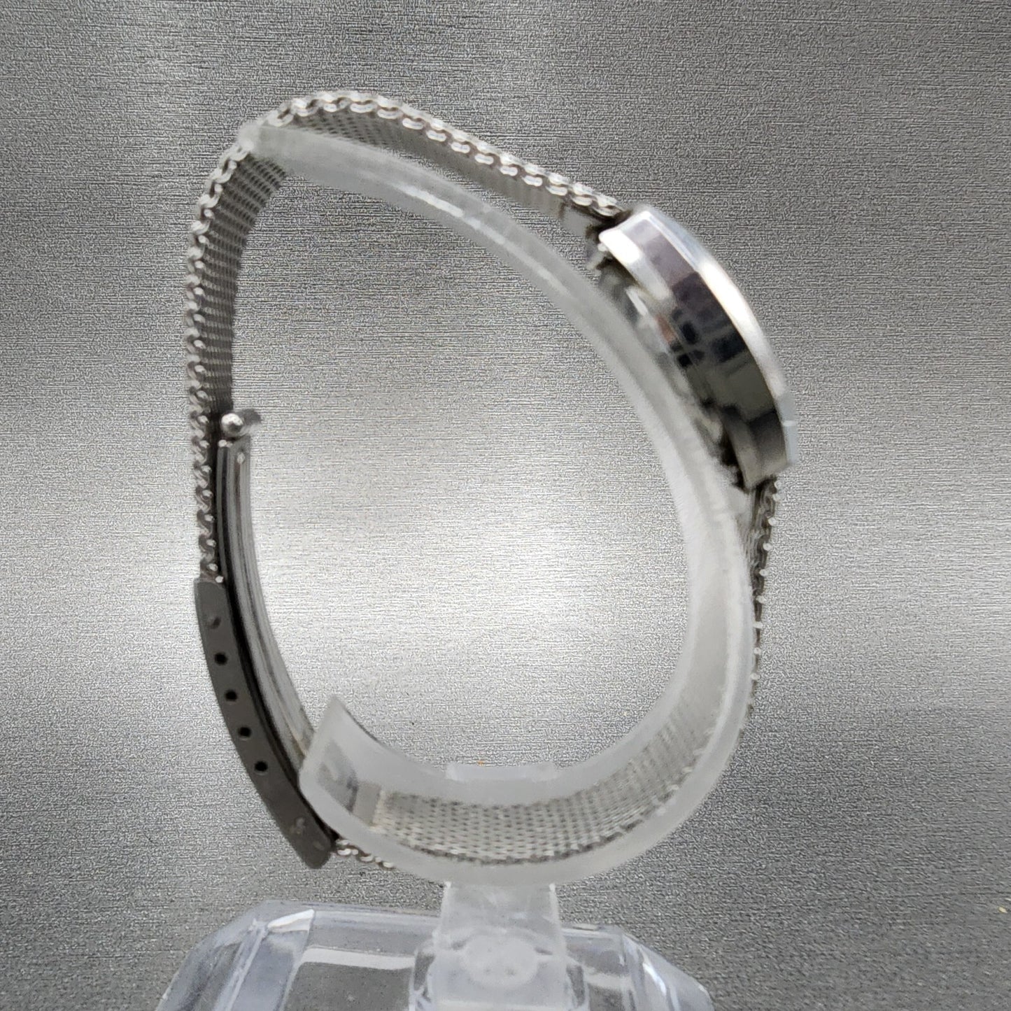 Technos Star lady Watch Women 19mm Silver Dial Steel Oval Manual Wind Runs VTG8