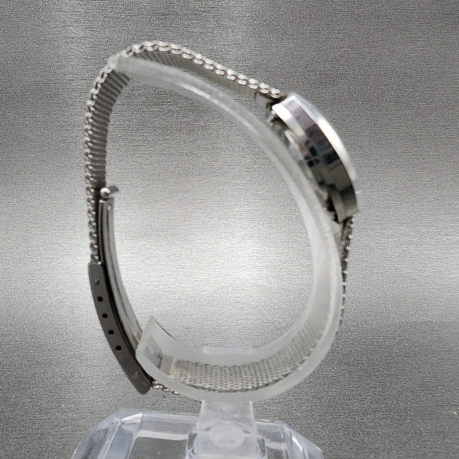 Technos Star lady Watch Women 19mm Silver Dial Steel Oval Manual Wind Runs VTG8