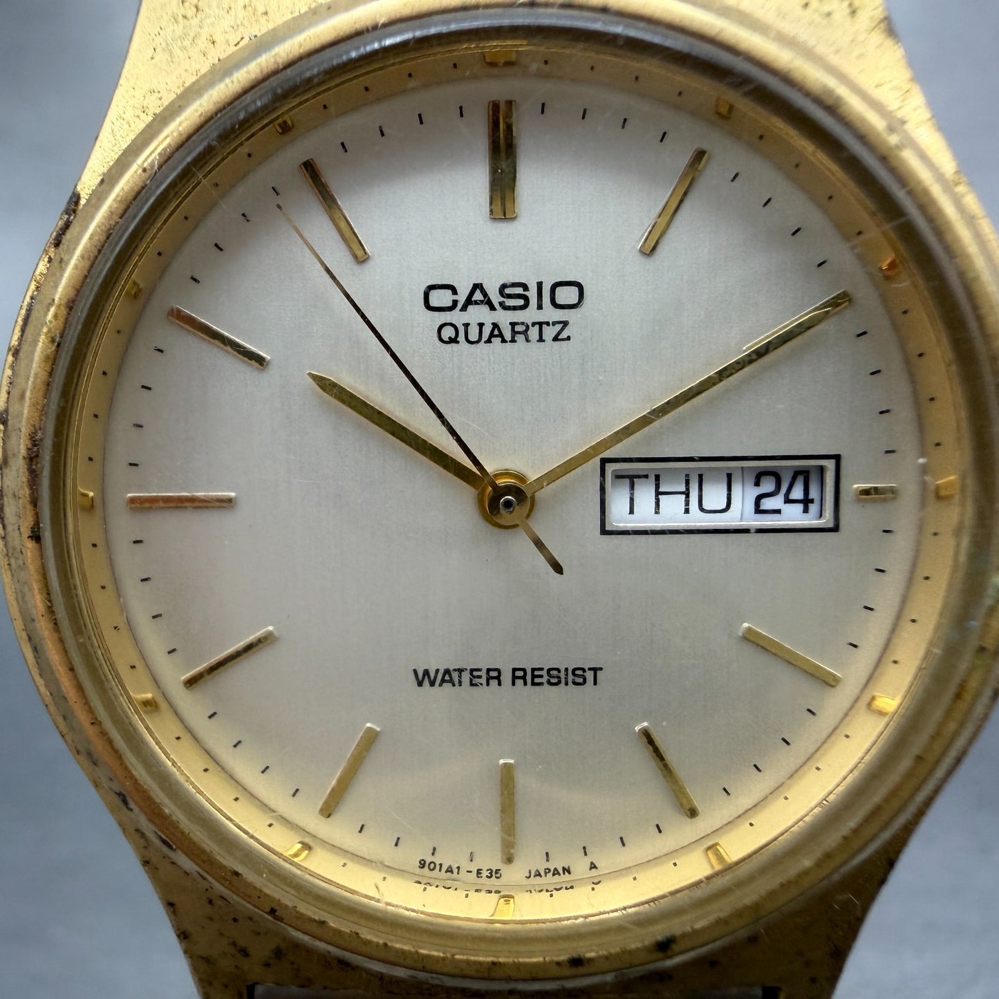 Casio MQ-514 Watch Men 33mm Silver Dial Gold Tone Round Daydate New Battery1