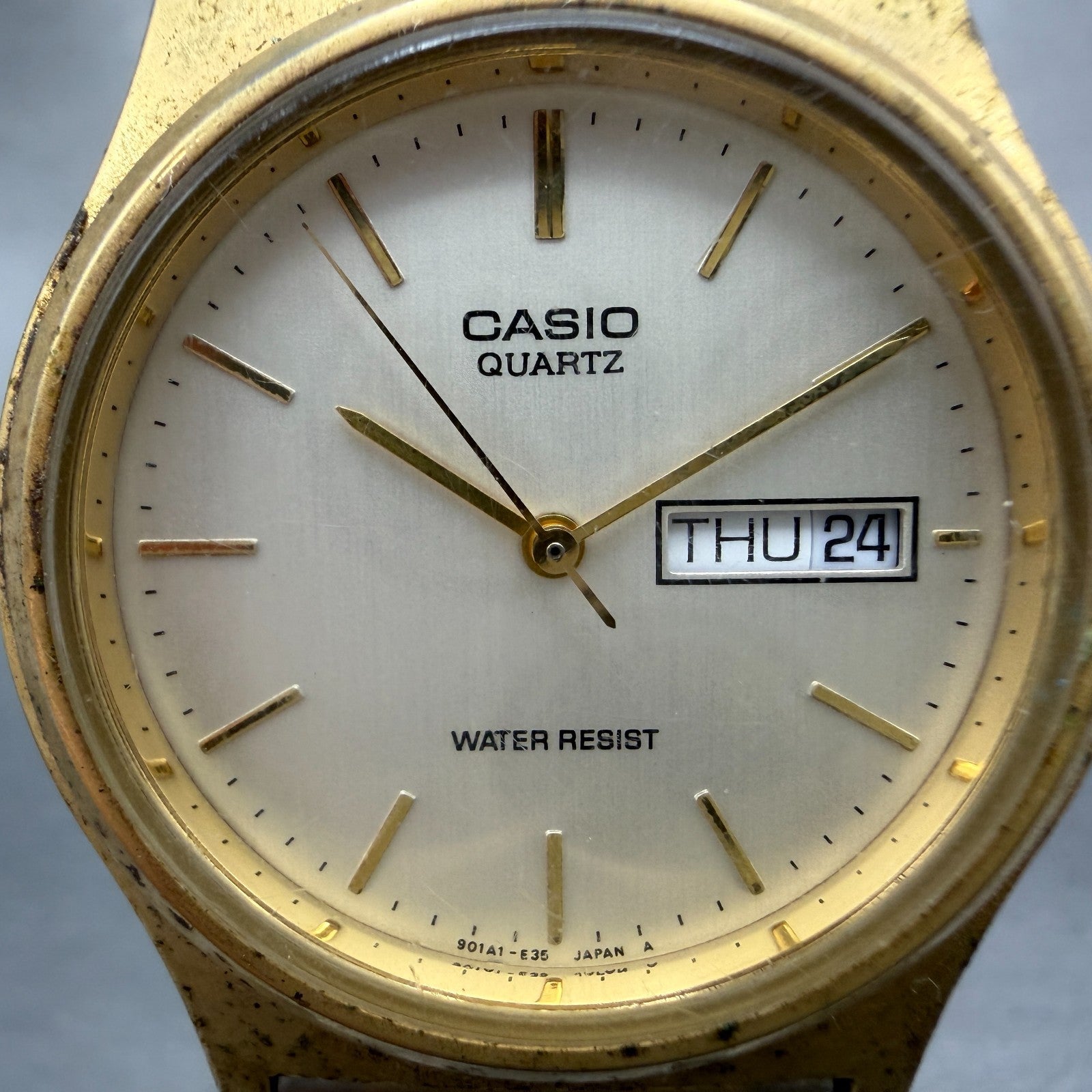 Casio MQ-514 Watch Men 33mm Silver Dial Gold Tone Round Daydate New Battery1