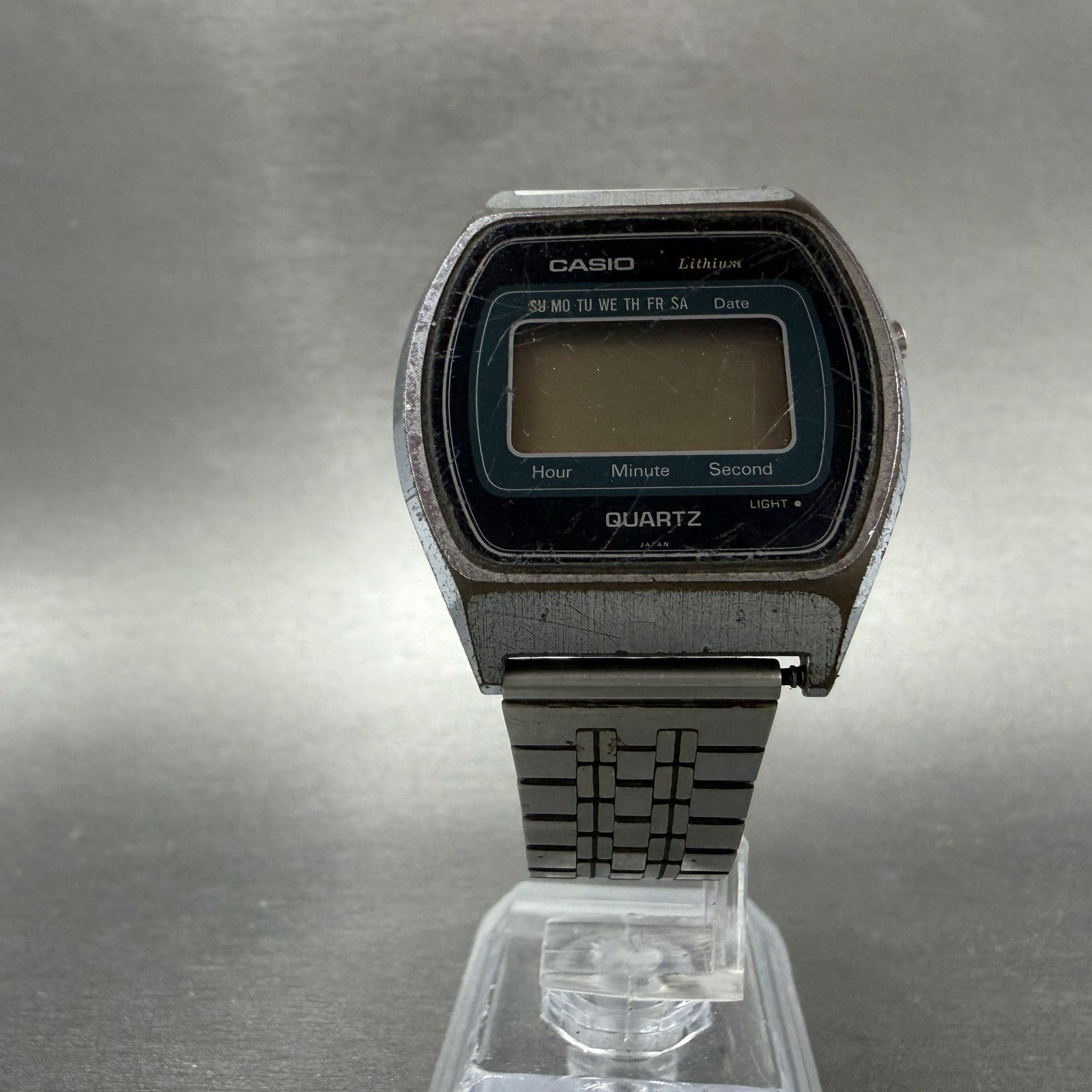 Casio 111QS-34 Watch Men 35mm Digital LCD Silver Tone Round Vintage PARTS6