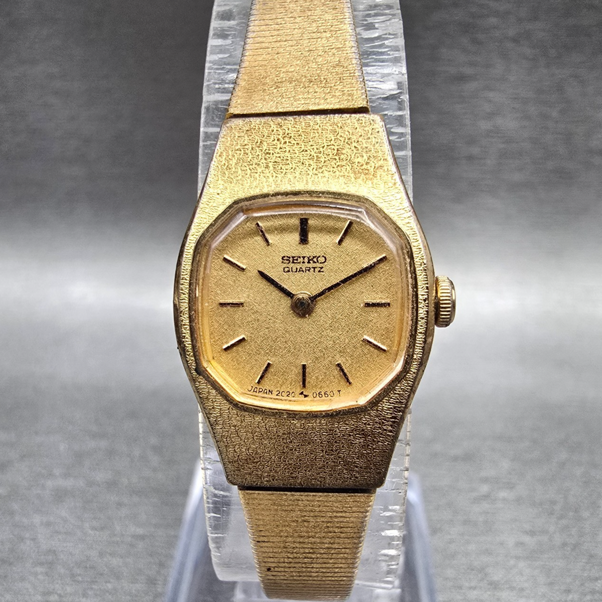 Seiko Watch Women 16mm Gold Dial Gold Tone Oval 2C20-5300 New Battery Vintage J20