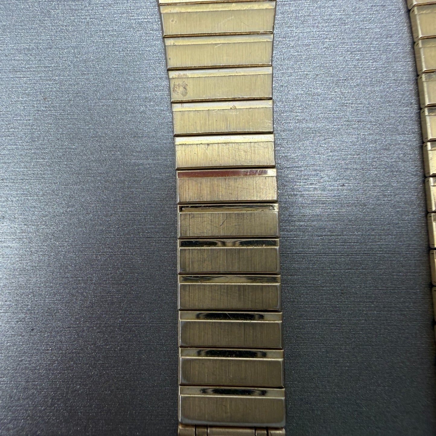 Seiko Bracelet 18mm Gold Tone Stainless Steel MISSING A PIECE Z1355L VTG3