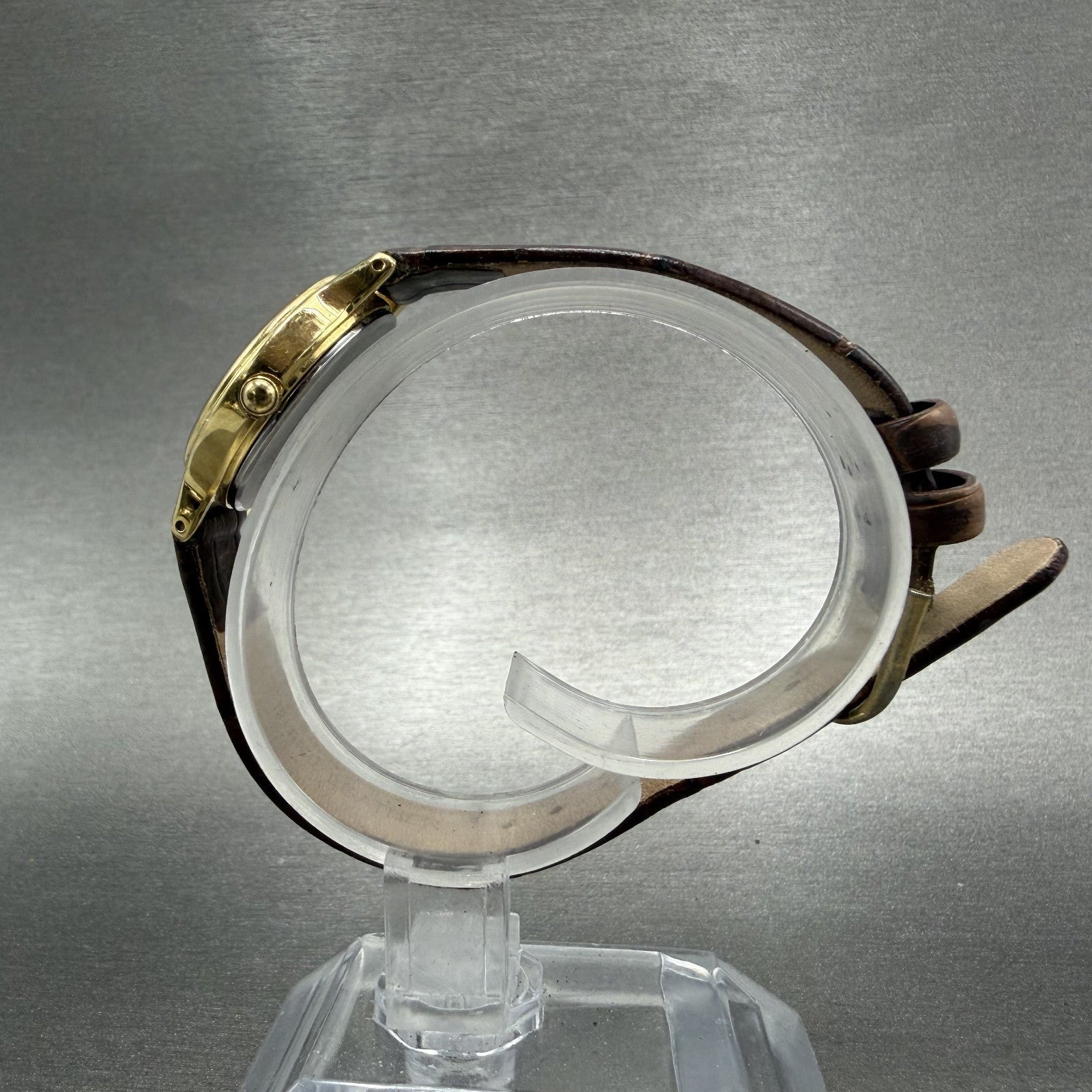 Seiko Avenue Watch Women 23mm Silver Dial Gold Tone Round 2K22-0080 New Battery6