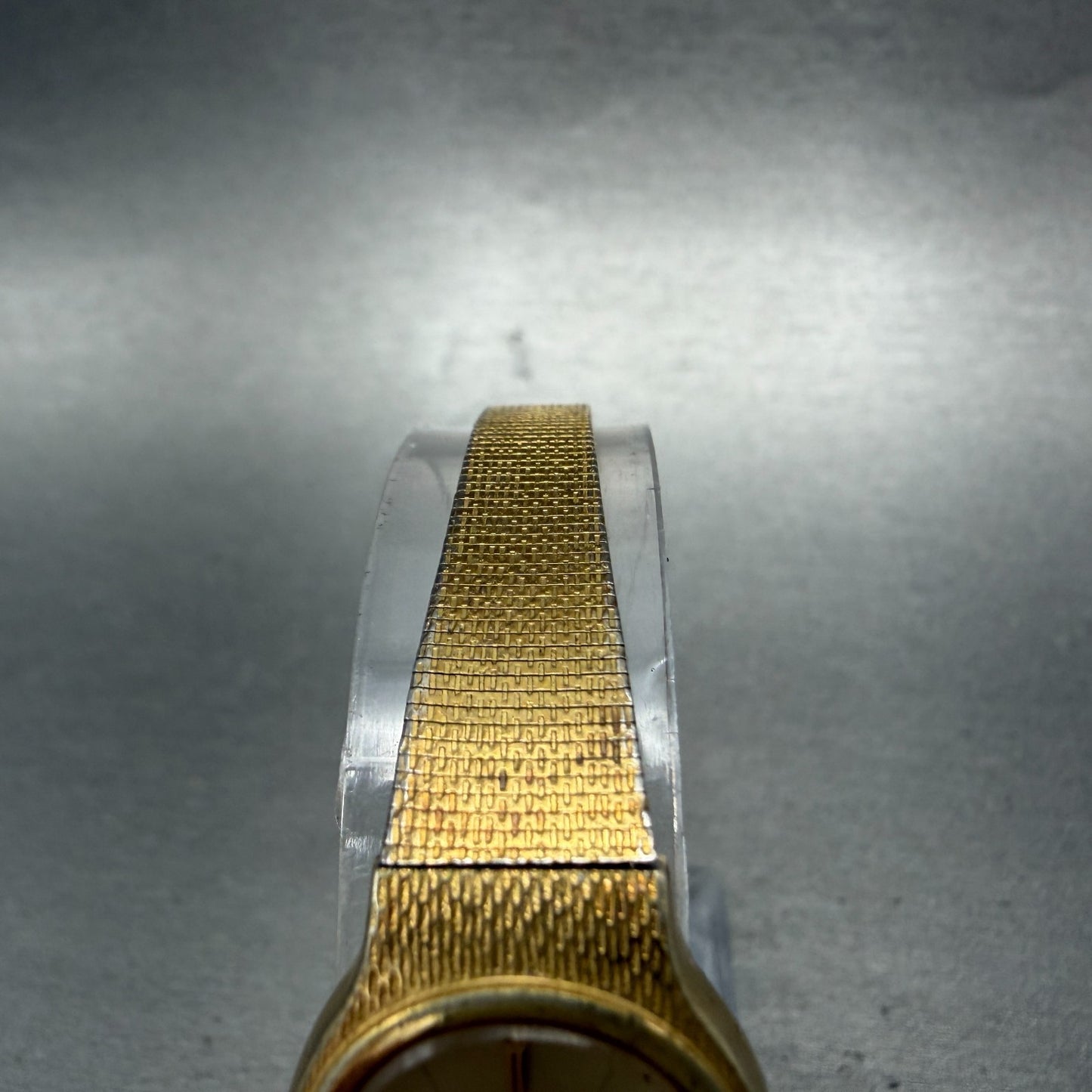 Seiko Watch Women 20mm Champagne Dial Gold Tone Oval 2320-5350 New Battery VTG4