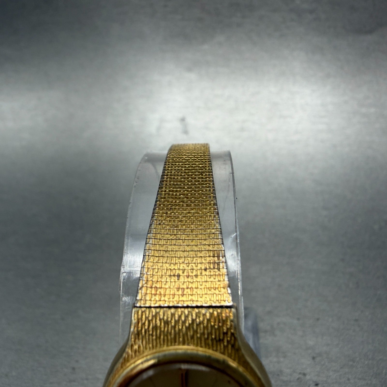 Seiko Watch Women 20mm Champagne Dial Gold Tone Oval 2320-5350 New Battery VTG4