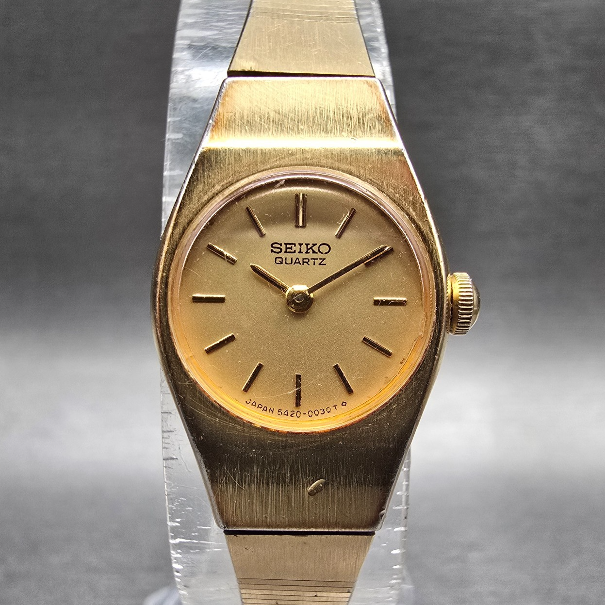 Seiko Watch Women 17mm Gold Dial Gold Tone Oval 5420-0029 New Battery Vintage L0