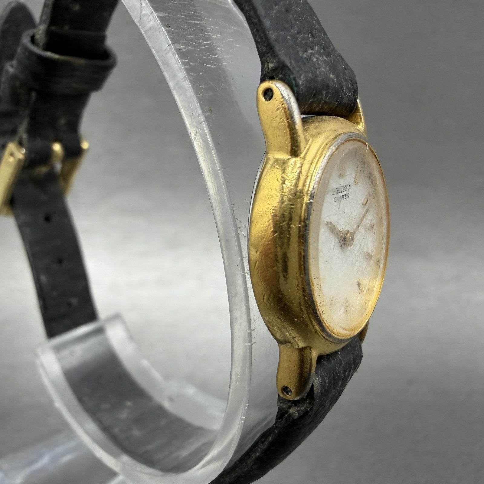 Seiko Watch Women 17mm White Dial Gold Tone Oval Vintage 2Y00-5C29 New Battery3