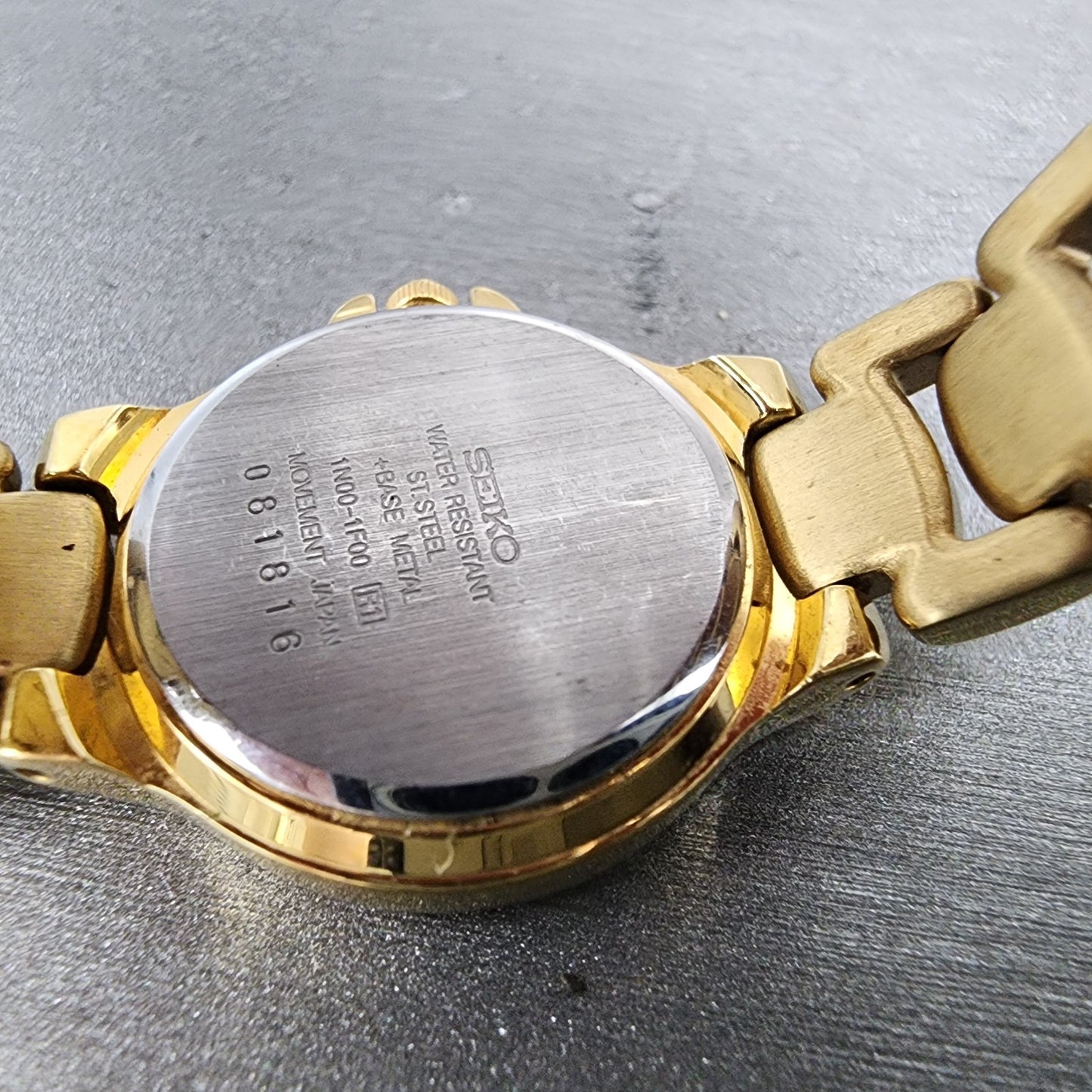 Seiko Watch Women 23mm Silver Dial Gold Tone Round 1n001f00 New Battery10