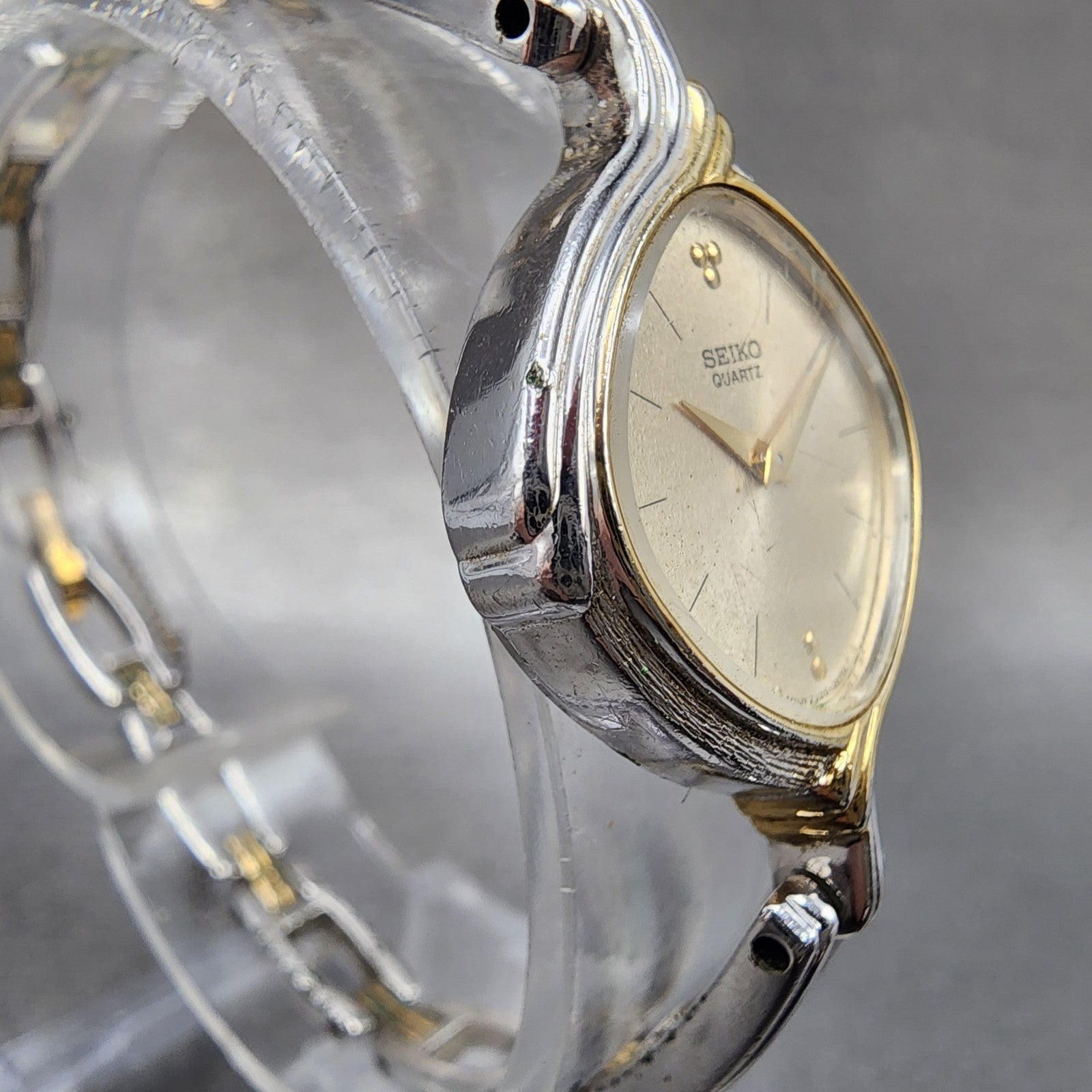 Seiko Watch Women 23mm Champagne Dial Two Tone Vintage 23206620 New Battery3