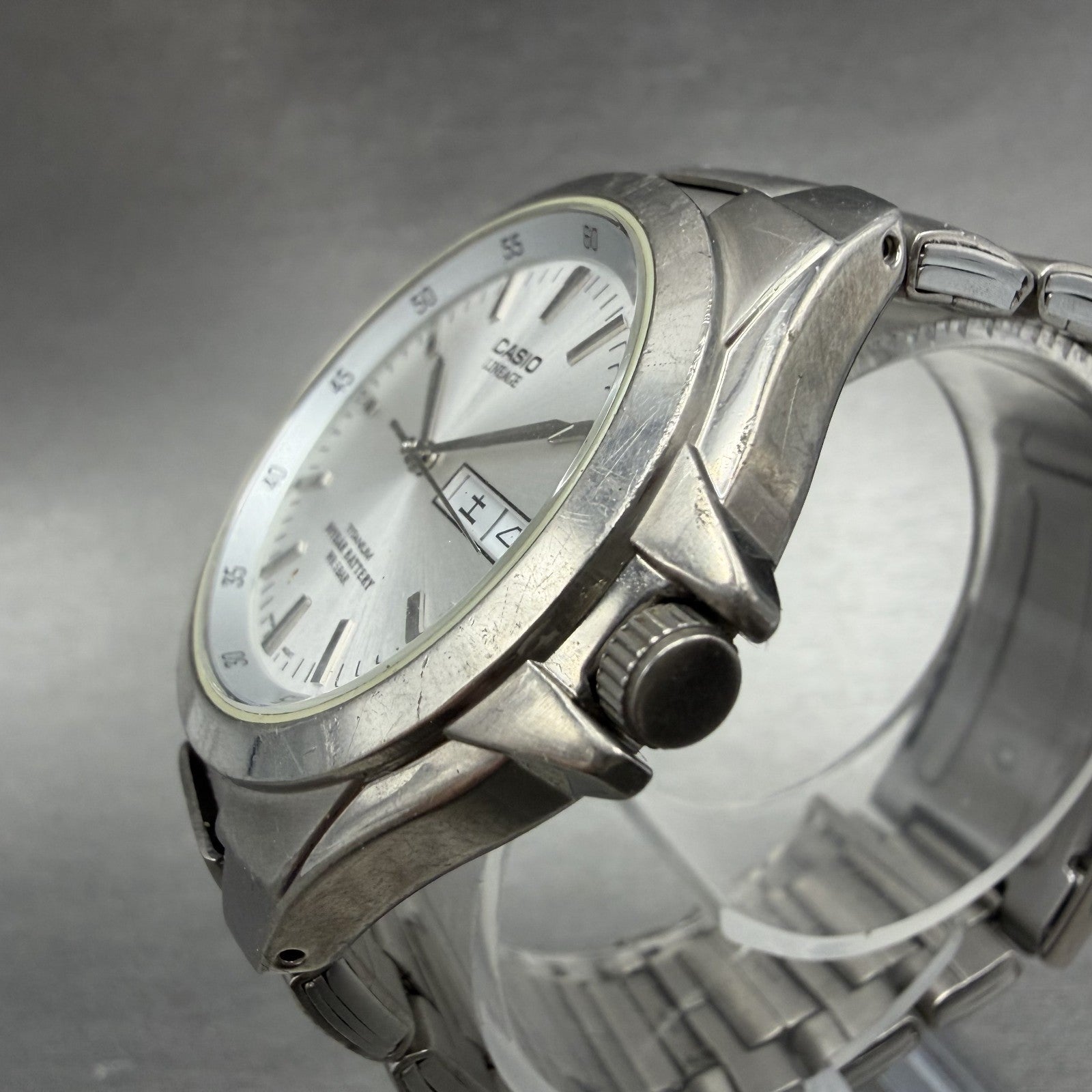 Casio Lineage Titanium Watch Men 38mm Silver Dial Daydate LIN-171J New Battery I2